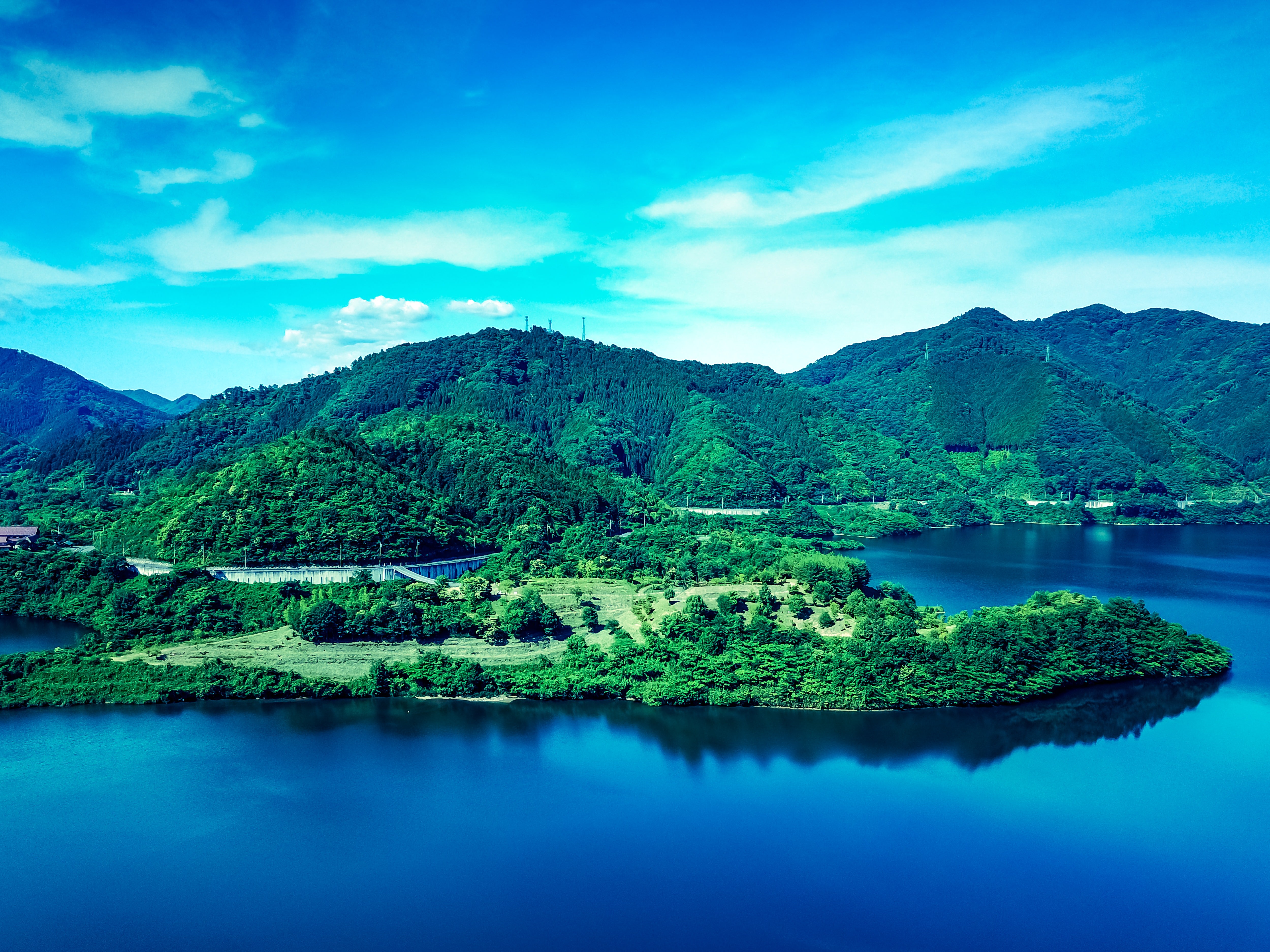 浮島 鏡野町奥津湖 の写真 画像 を無料ダウンロード フリー素材のぱくたそ