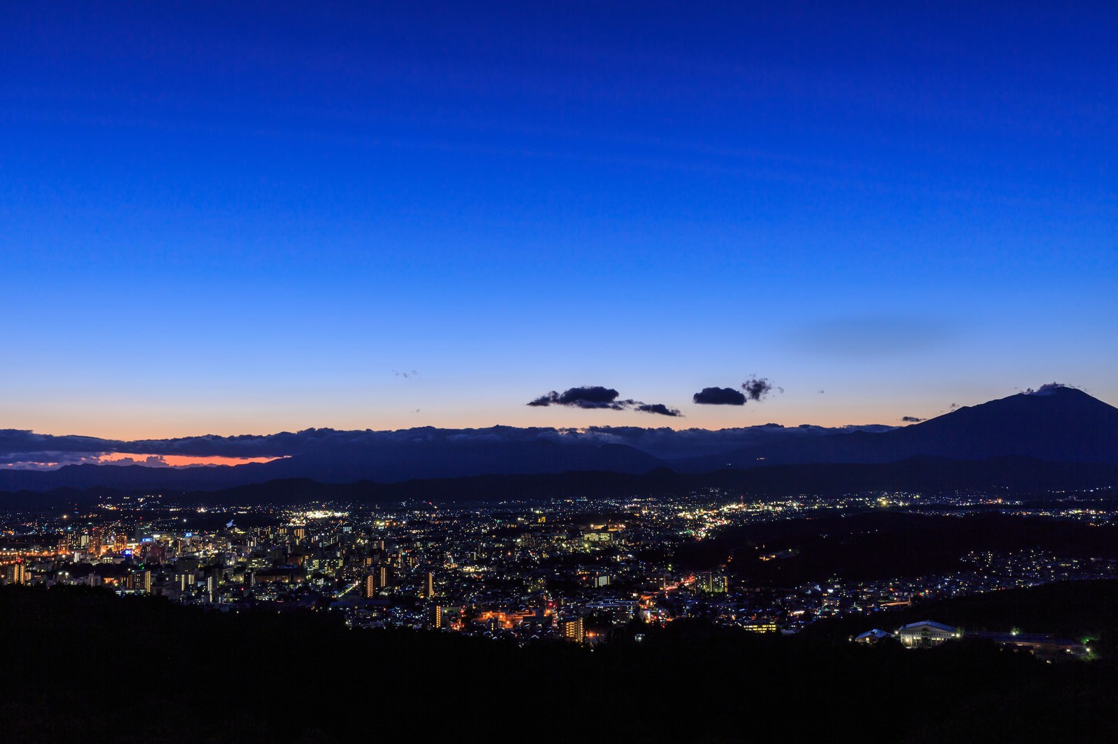 岩山公園からの盛岡市街夜景の写真を無料ダウンロード フリー素材 ぱくたそ