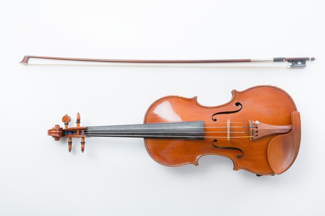 ヴァイオリンと弓の写真 画像 フリー素材 ぱくたそ