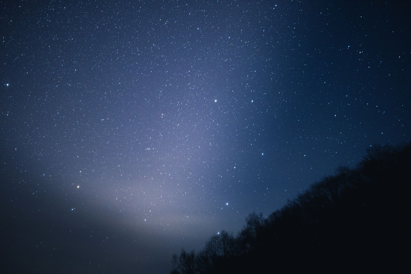 星がキレイな北アルプスの夜空 無料の写真素材はフリー素材のぱくたそ
