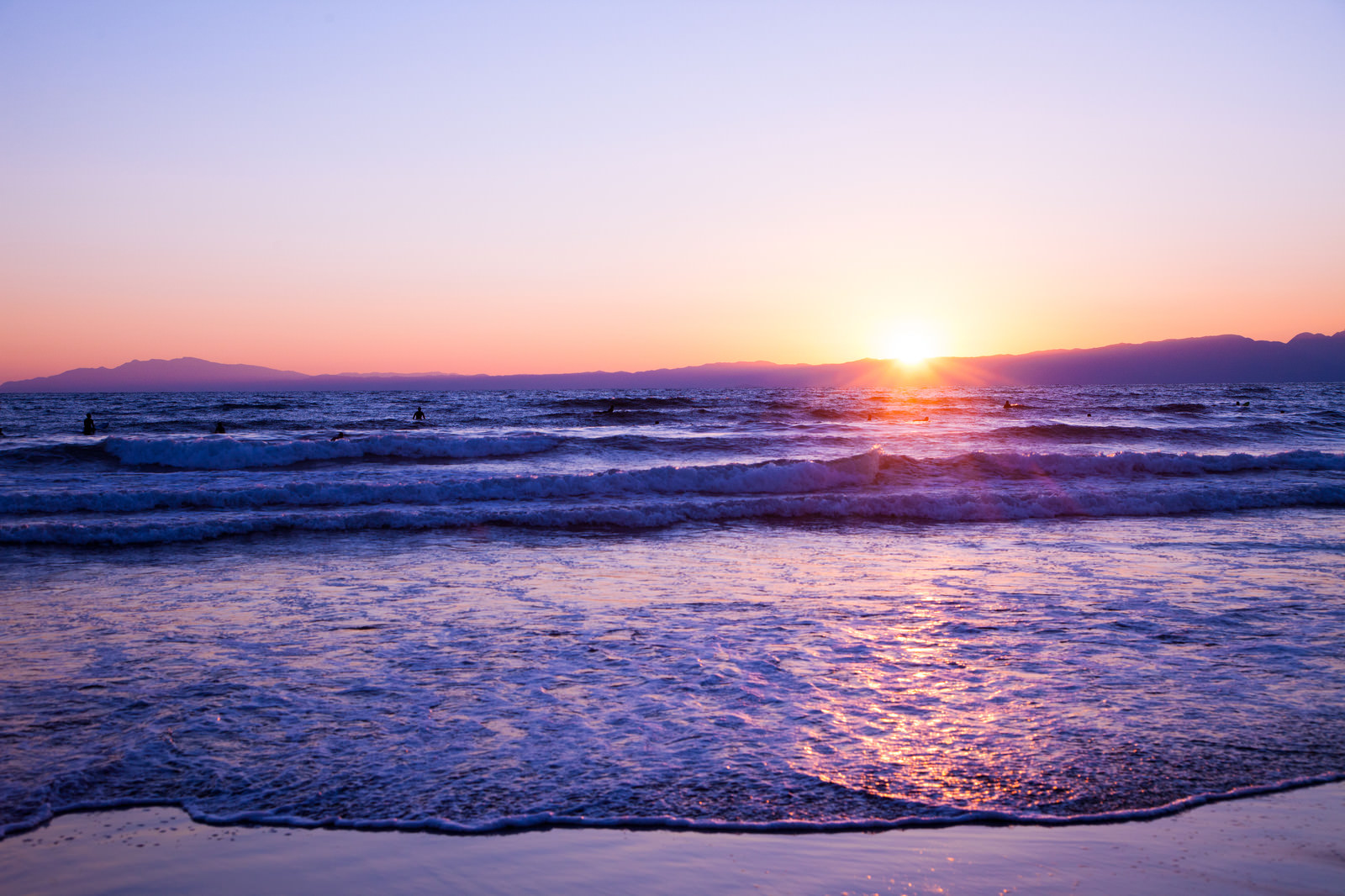 日の出と海の写真 画像 を無料ダウンロード フリー素材のぱくたそ