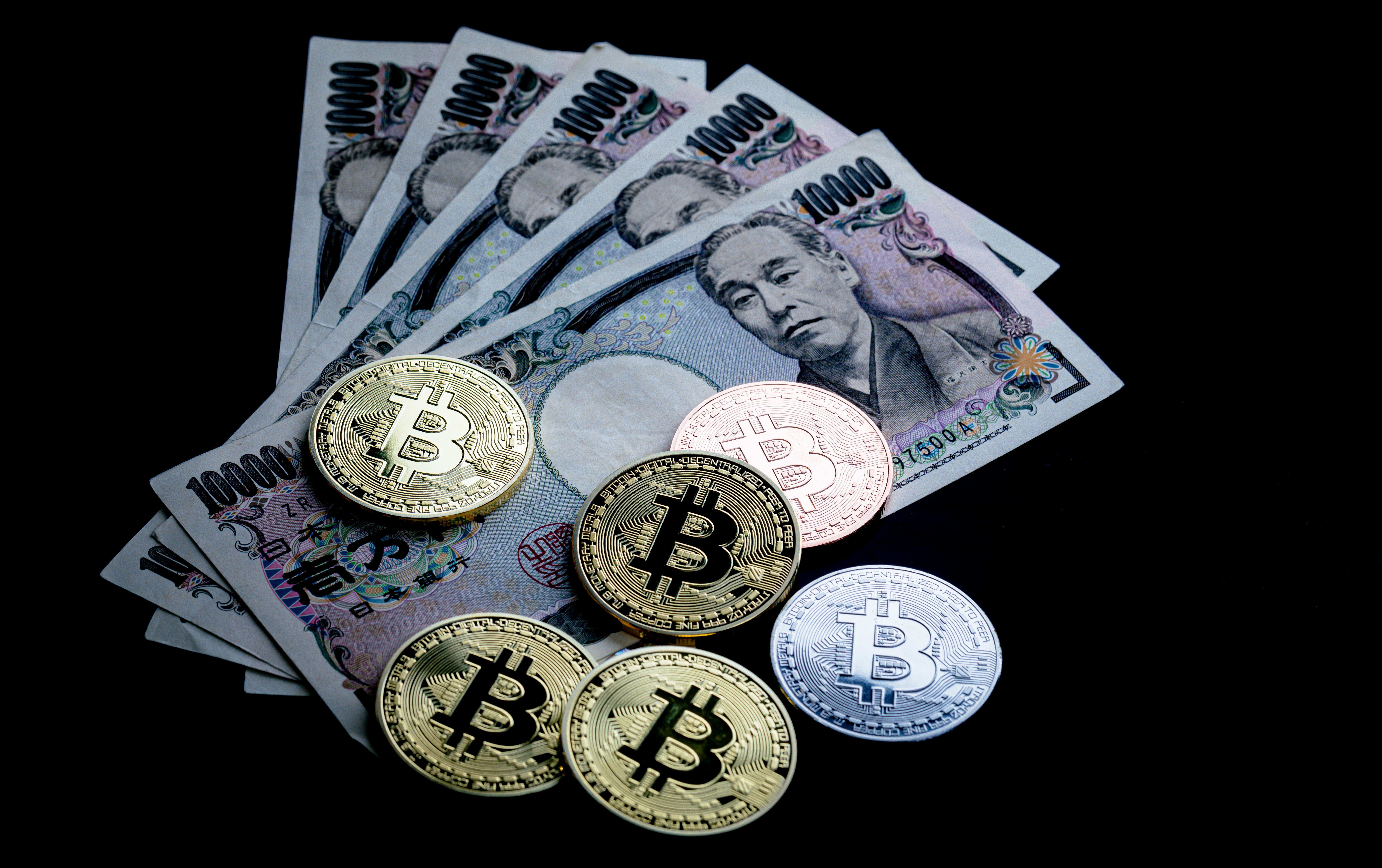 ビットコインを日本円に換金の写真素材 ぱくたそ