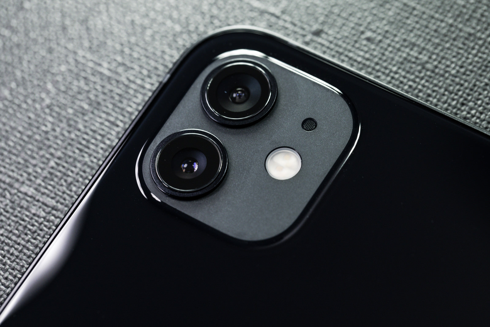 Iphone 12 ブラック リアカメラ部分 の写真を無料ダウンロード フリー素材 ぱくたそ