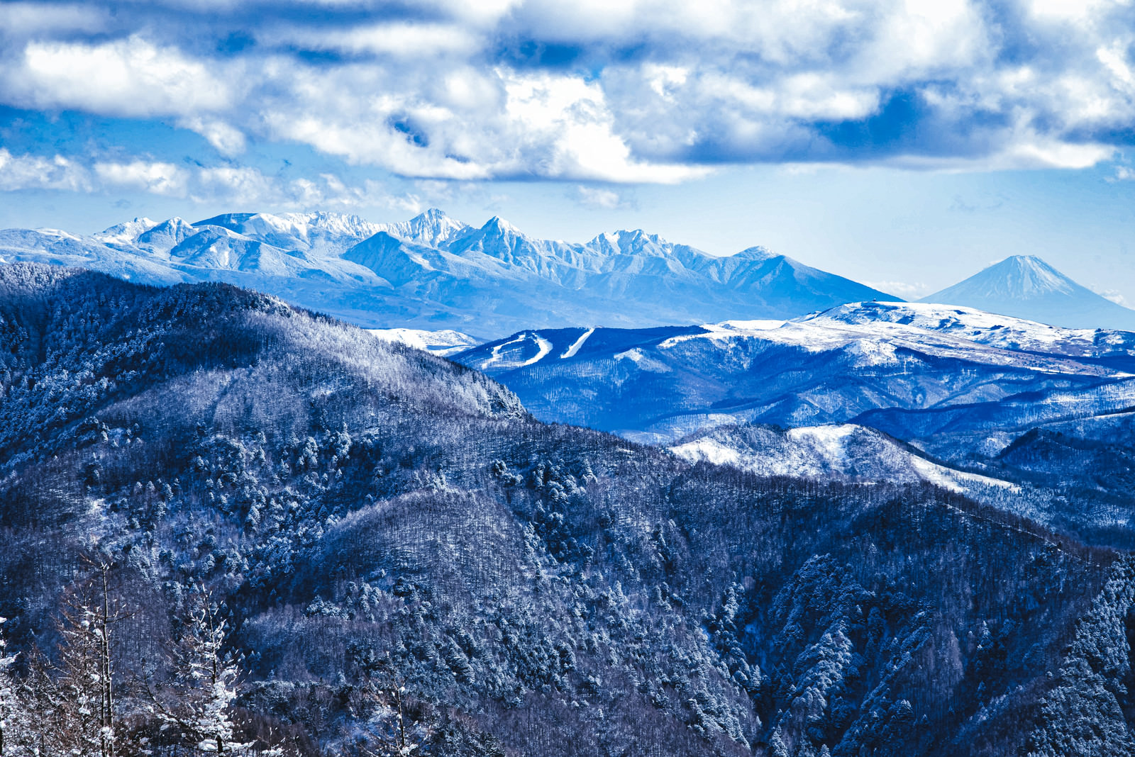 美ヶ原から望む冬の八ヶ岳の写真素材 ぱくたそ