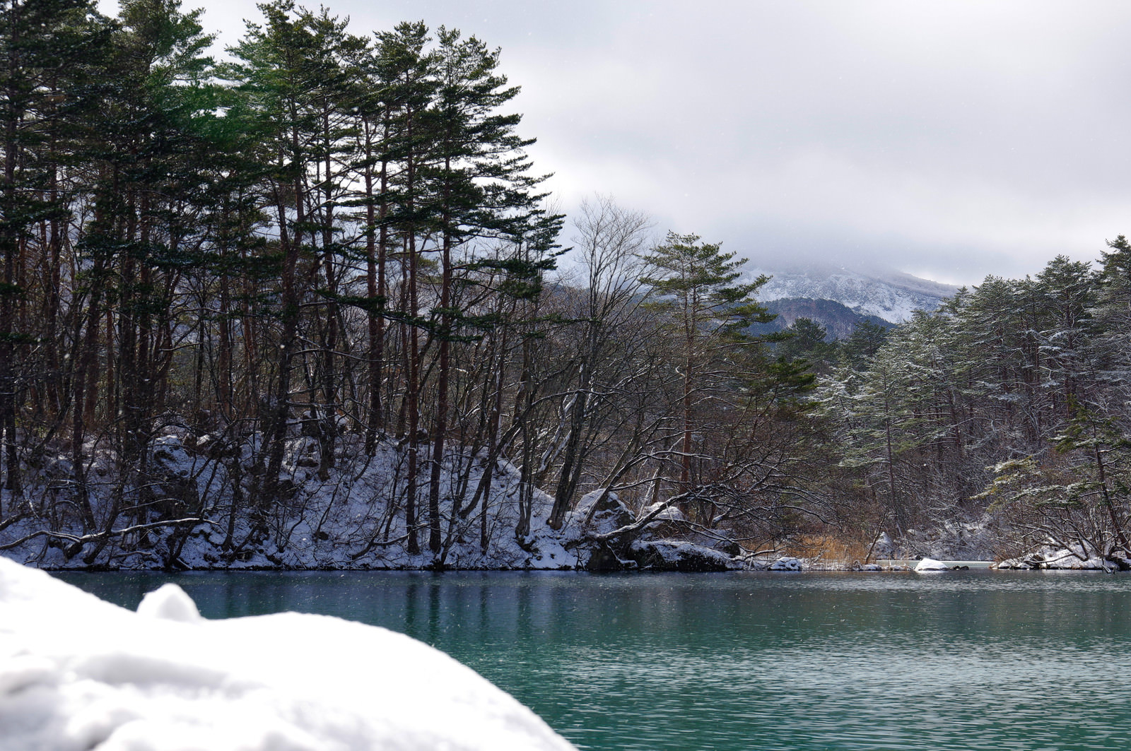 雪景色の毘沙門沼 福島県五色沼 の写真を無料ダウンロード フリー素材 ぱくたそ