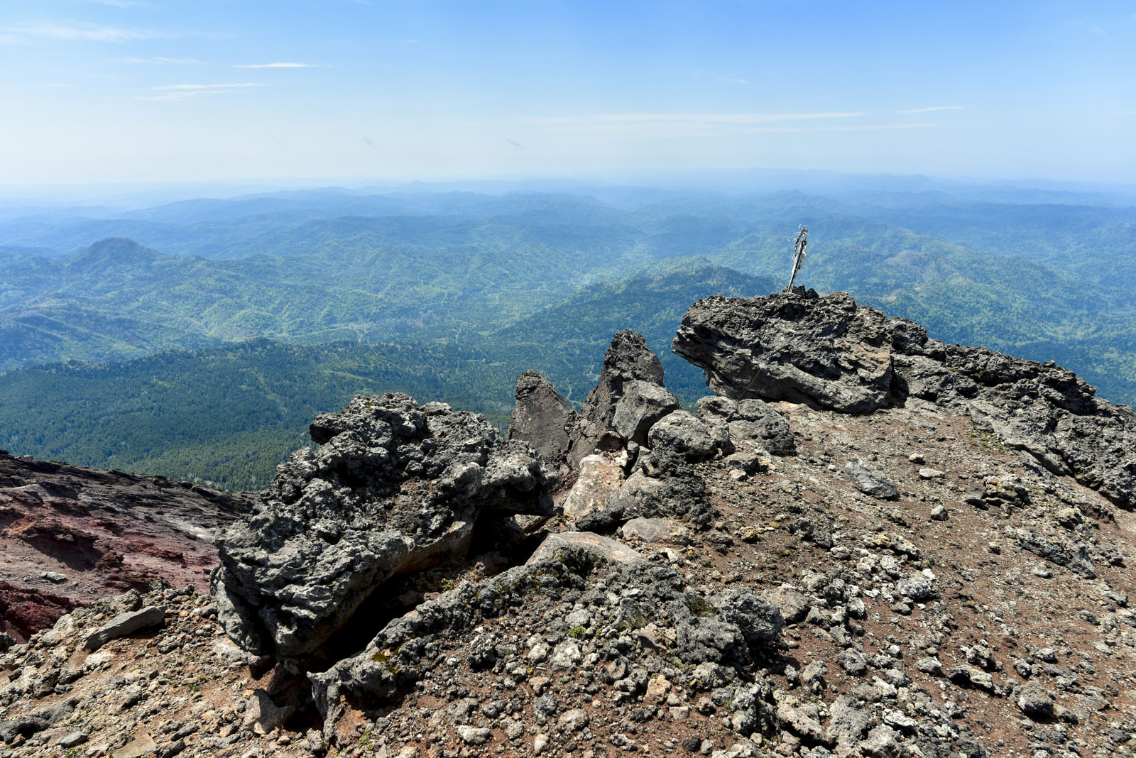 阿寒富士山頂からみる地平線まで続く森 雌阿寒岳 の写真素材 ぱくたそ